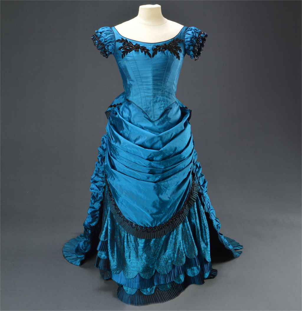 Filminterview met de vampier C - Evening Gown recensie en prijs