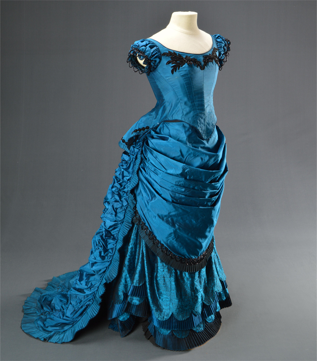 Filminterview met de vampier C - Evening Gown recensie en prijs